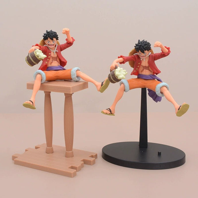 Bar Pirata One Piece Luffy: Figura Premiada de Luffy Bebendo 18,5 cm - PopLarWeb